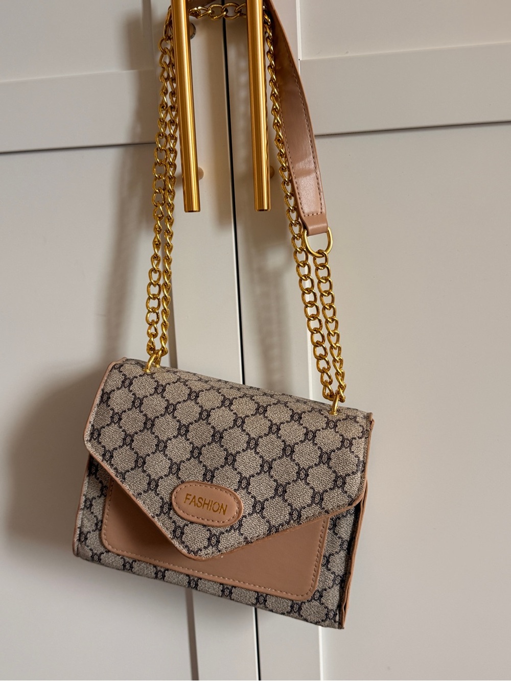 SHEIN Beige Patterned Crossbody Bag with Gold Chain
